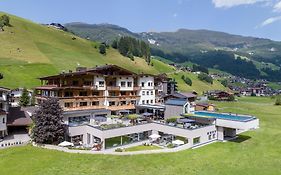 Natur- & Wanderhotel Tuxertal